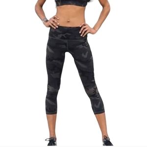 Zyia active Lux high rise camo cropped leggings size 12